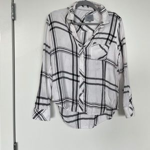 RAILS BLACK AND WHITE PLAID BUTTON DOWN SIZE M